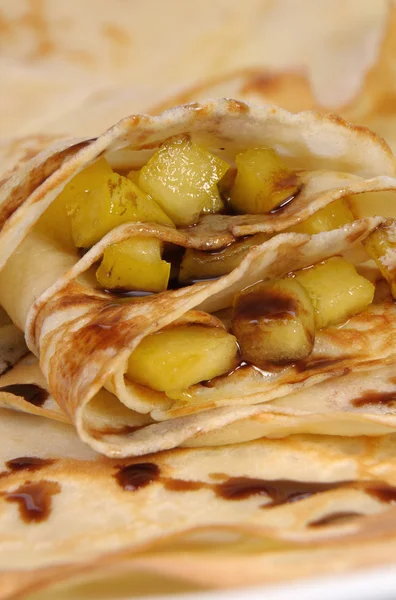 Panqueques en rodajas de manzanas — Foto de Stock