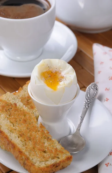 Boiled egg for breakfast — Stock Photo, Image