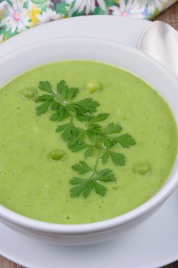 bezelye çorbasını püre