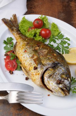 kavrulmuş balık Dorado  
