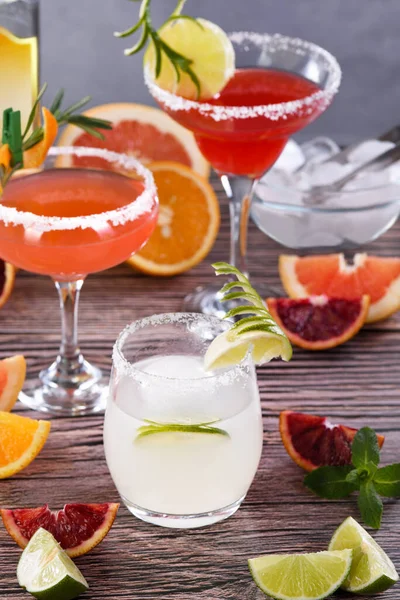 Bebidas Cócteles Con Diferentes Cítricos Base Tequila —  Fotos de Stock