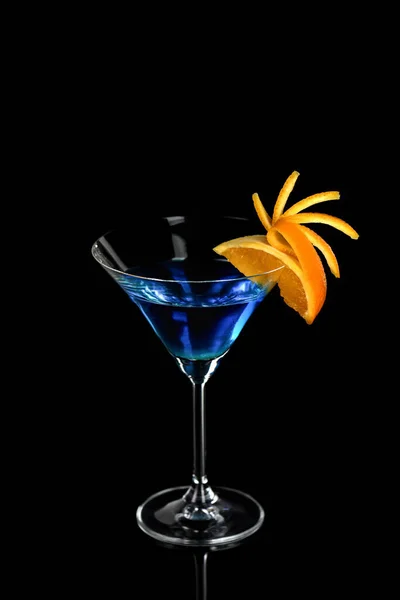 Decorazione Cocktail Arancia Presentazione Elegante Originale Martini Blue Curacao Sfondo — Foto Stock