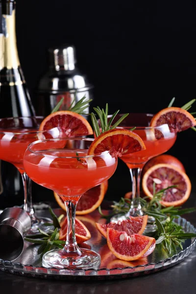 Kanlı Turuncu Narenciye Şampanya Kokteyli Lezzetli Klas Bir Içki Partideki — Stok fotoğraf