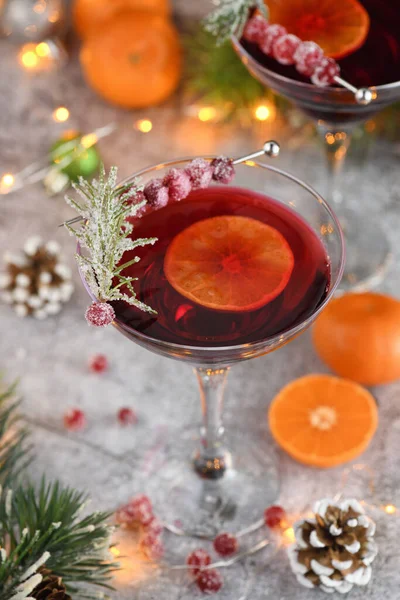 Goblet Cranberry Margarita Ζαχαρωμένα Cranberries Δενδρολίβανο Και Μανταρίνι Τέλειο Κοκτέιλ — Φωτογραφία Αρχείου