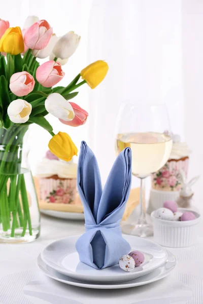 Napkin Folded Shape Hare Rabbit Concept Setting Festive Table Honor — ストック写真