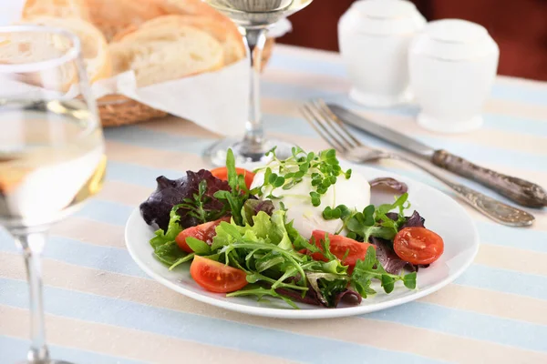 Healthy Salad Made Lettuce Leaves Vegetables Mix Greens Portion Arugula — Stock Photo, Image