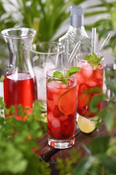 Fragole Fresche Combinate Con Succo Fresco Tequila Questo Cocktail Mojito — Foto Stock