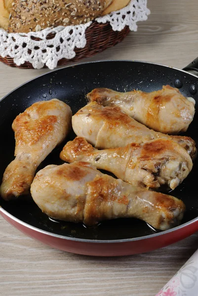 Fried chicken drumsticks — Stock Photo, Image