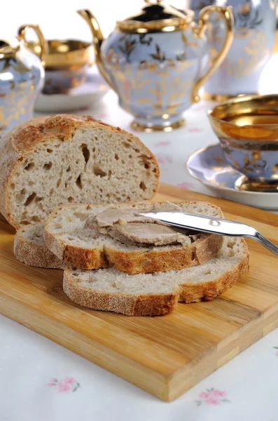 Patè di fegato di pollo sul pane — Foto Stock