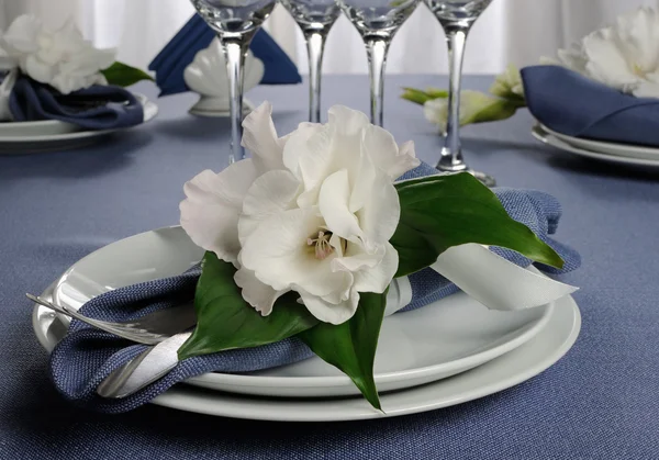 Servilleta decorada con flor —  Fotos de Stock