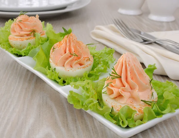 Eggs stuffed with salmon pate — Stock Photo, Image