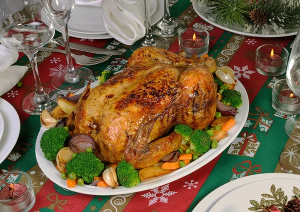 Poulet cuit au four aux légumes — Photo