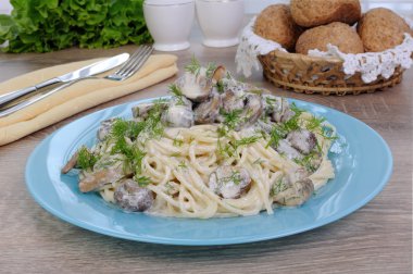 Mantarlı makarna