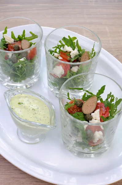 Salada de Arugula em um copo — Fotografia de Stock