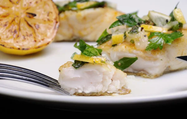 Rebanada de pescado al horno lucio perca — Foto de Stock