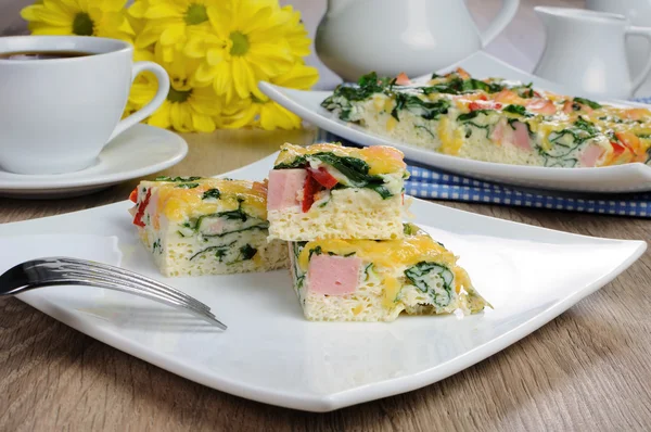 Tortilla de verduras con espinacas —  Fotos de Stock