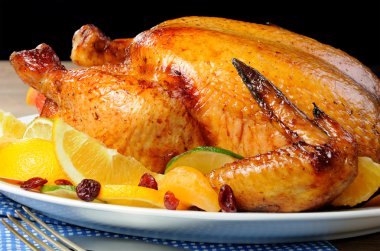 Portakal ile pişmiş tavuk