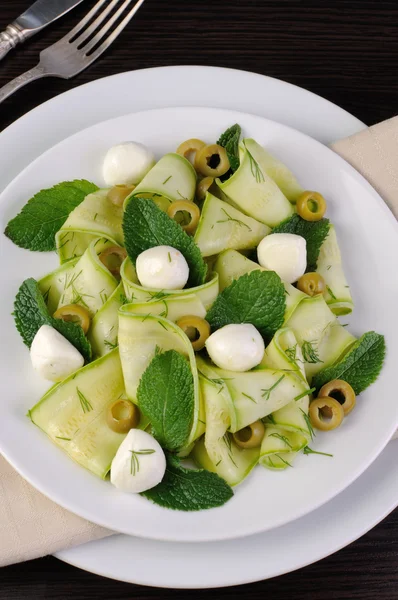 Zucchini salad with mozzarella — Stock Photo, Image