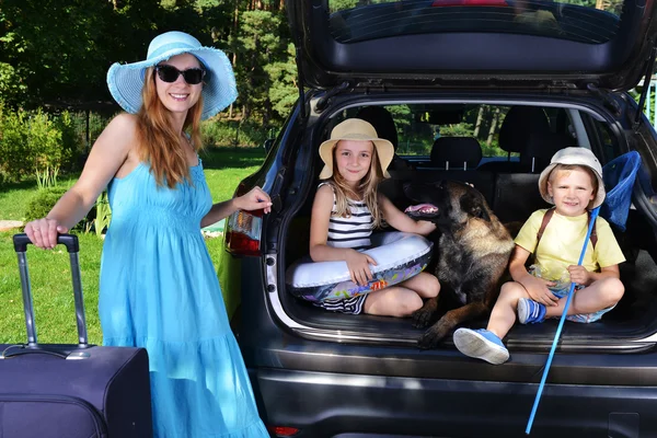 Children and dog — Stock Photo, Image