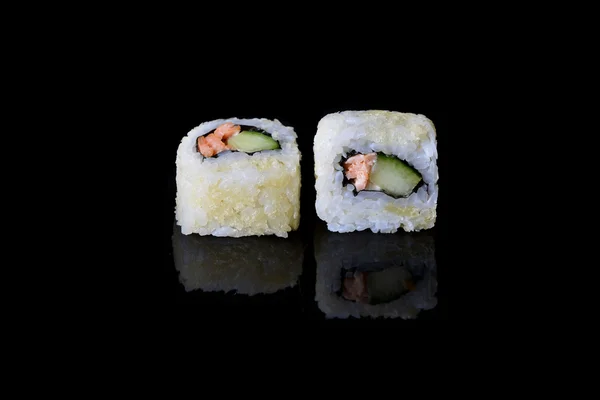 Deliciosos rollos de sushi — Foto de Stock