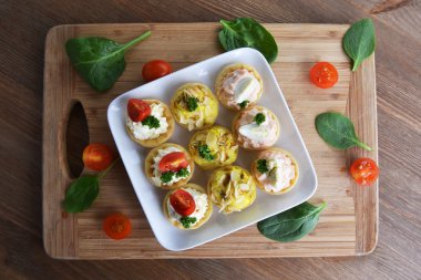 Tartlets krem ve dereotu ile 