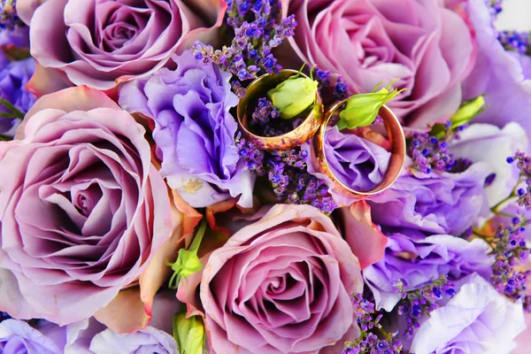 Bouquet avec alliances — Photo