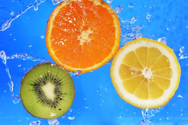 Slices of kiwi,  orange and  lemon — Stock Photo, Image