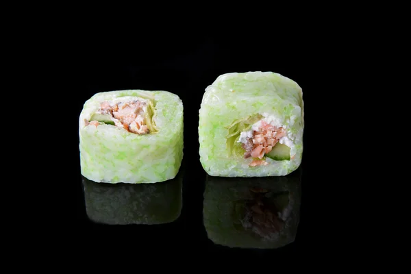 Köstliche Sushi-Brötchen — Stockfoto