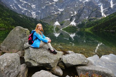  kadın dağların yamaçlarında