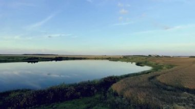 güzel nehir manzarası. Havadan görünümü