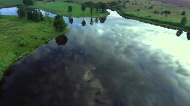 Kuş görünümü göz sabah nehirde