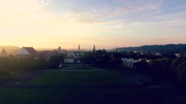 Eski Şehrin Üzerinden Uçuş