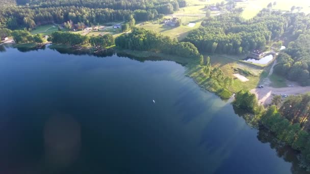 Bela vista aérea do lago — Vídeo de Stock