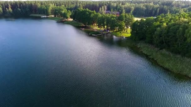 Hermosa vista aérea del lago — Vídeos de Stock