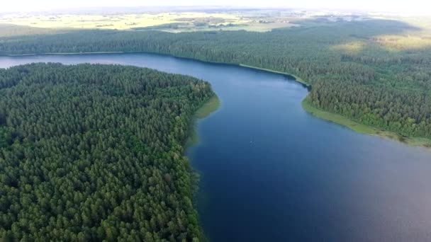 belle vue aérienne sur le lac 