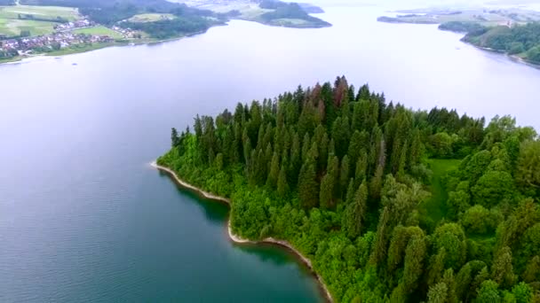 Vue aérienne du magnifique lac 