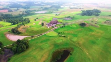 golf alan havadan görünümü