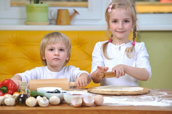 Brother and sister — Stock Photo, Image