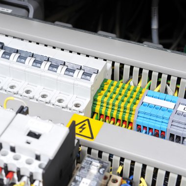 panel ile elektrik donatımı