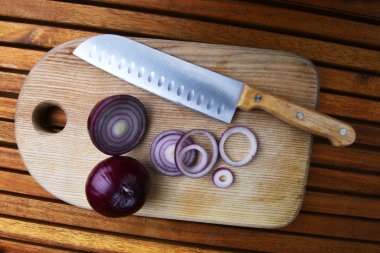 Kırmızı soğan dilimleri