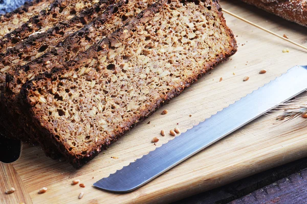 Černá breadsliced chléb — Stock fotografie