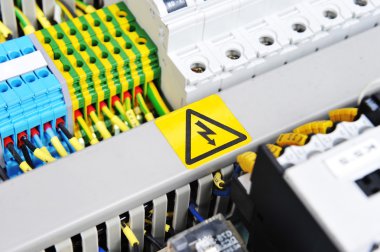 panel ile elektrik donatımı