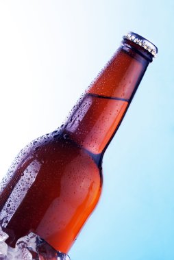 İçki kahverengi şişe