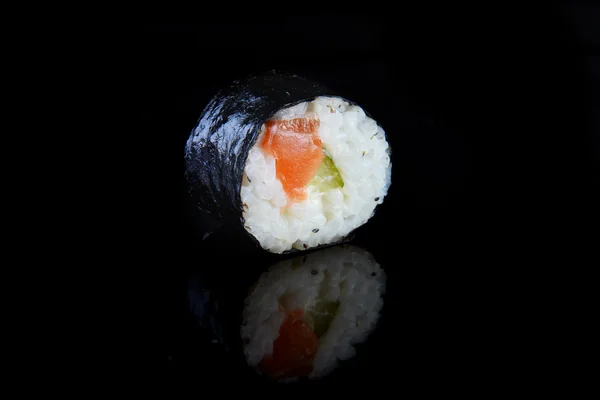 Delicious sushi roll — Stock Photo, Image