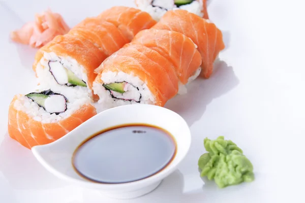 Traditionell japansk sushi — Stockfoto