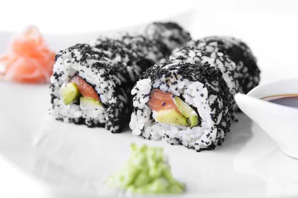 Delicioso sushi japonês — Fotografia de Stock