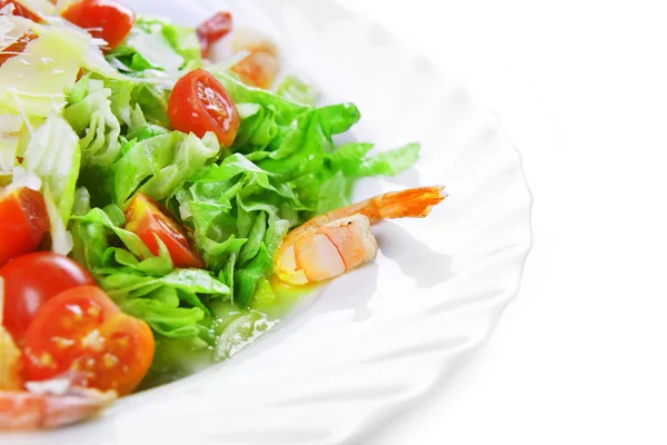 Salát s mořskými plody a salát listy — Stock fotografie