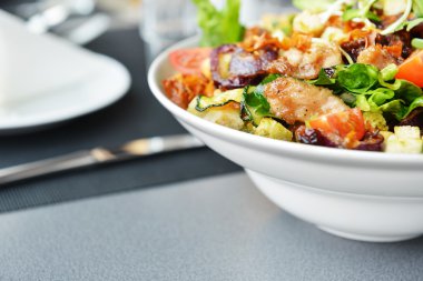 Tabakta lezzetli salata