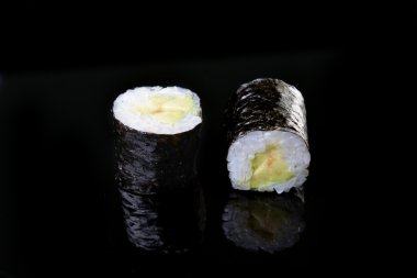 lezzetli suşi rulo