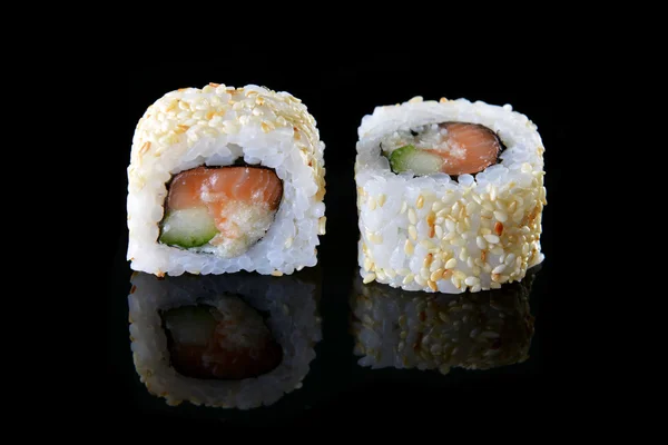 Lahodné sushi rolky — Stock fotografie